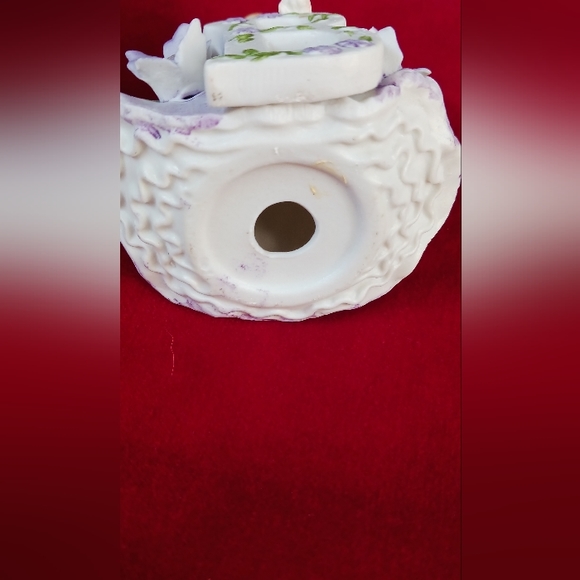 CERAMIC GIRL FIGURINE LETTER B LAVENDER 3.5" TALL, DELICATE VINTAGE FLOWER DRESS - Picture 5 of 7